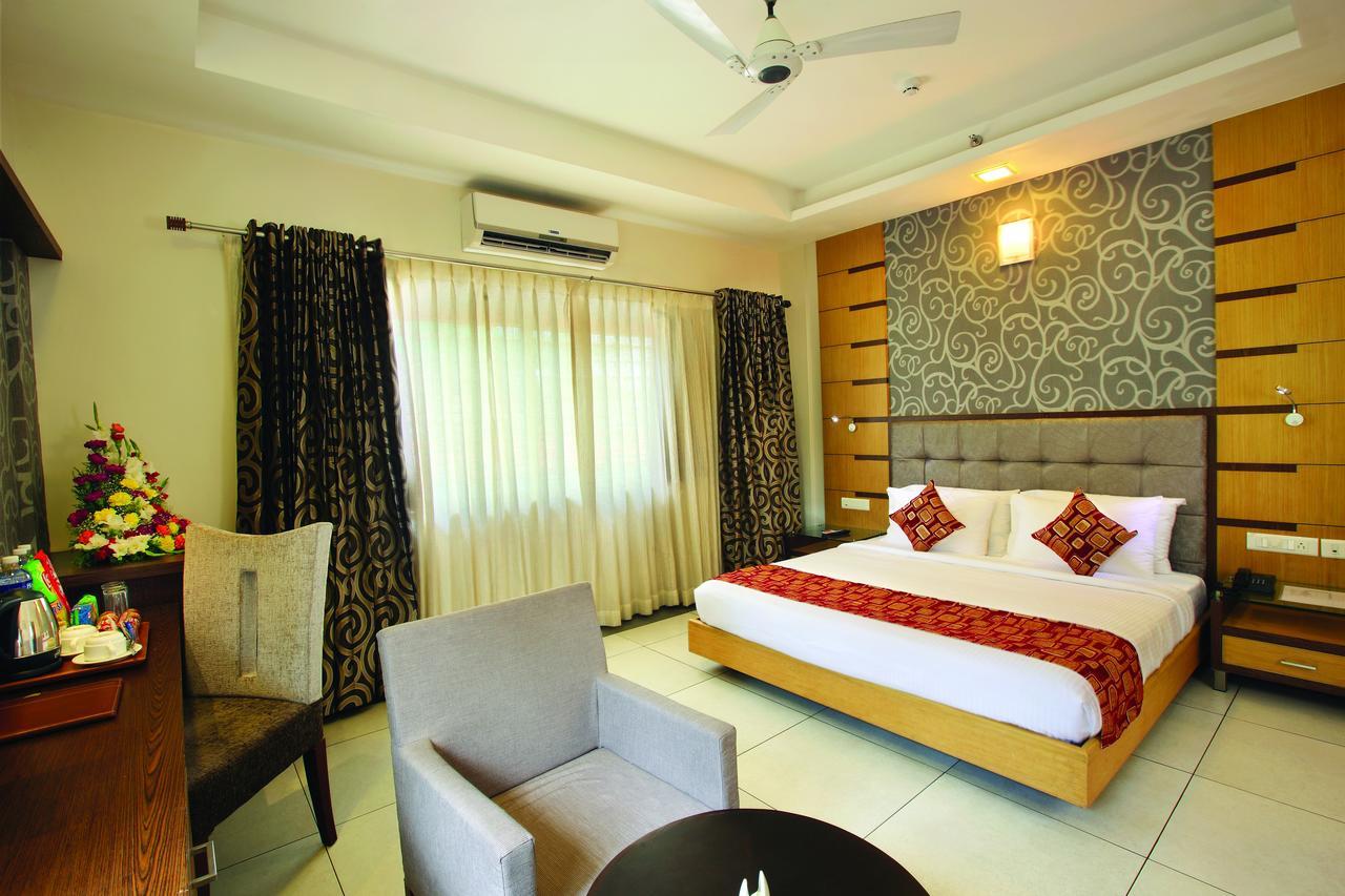 Hotel Aswathy Kodungallūr Dış mekan fotoğraf