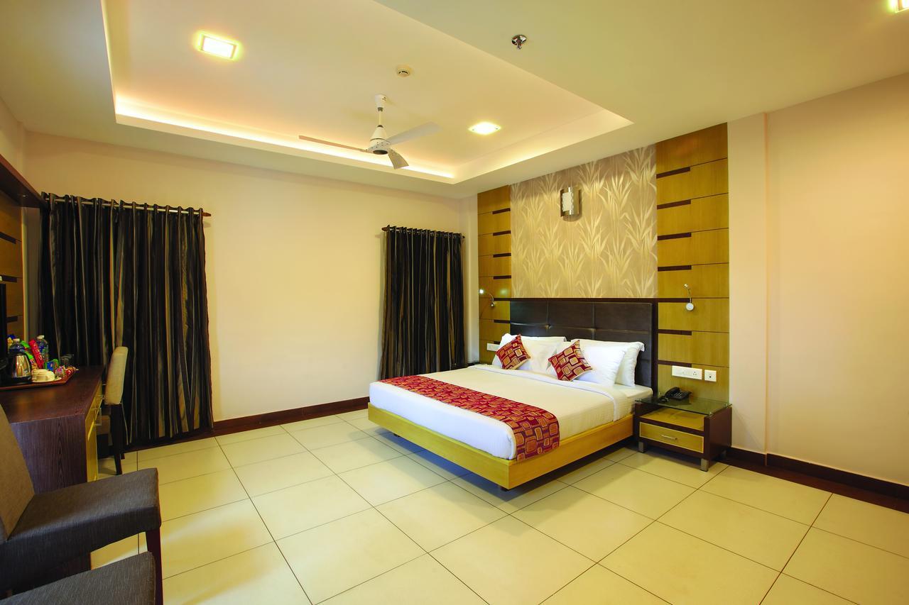 Hotel Aswathy Kodungallūr Dış mekan fotoğraf