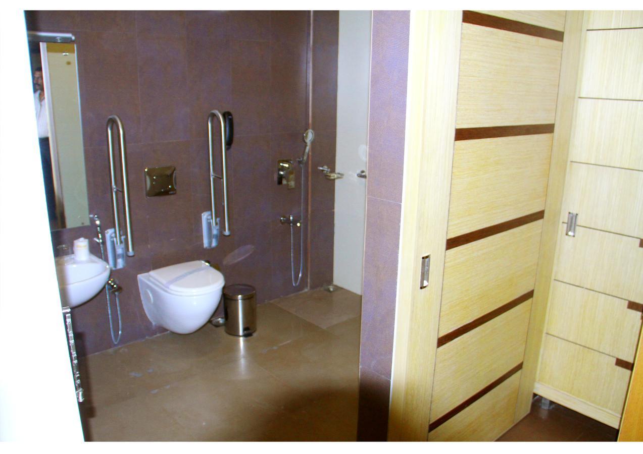 Hotel Aswathy Kodungallūr Dış mekan fotoğraf