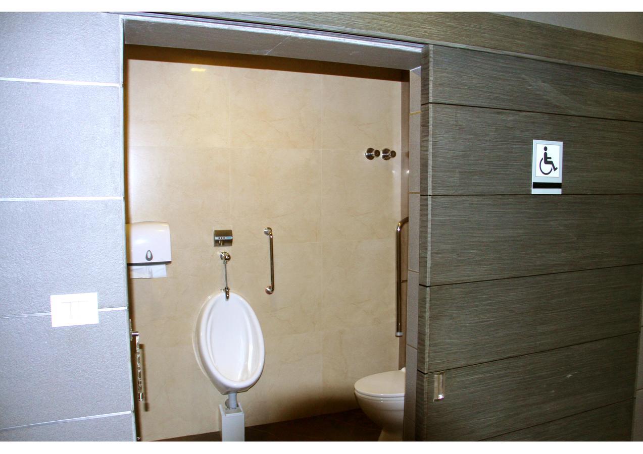 Hotel Aswathy Kodungallūr Dış mekan fotoğraf